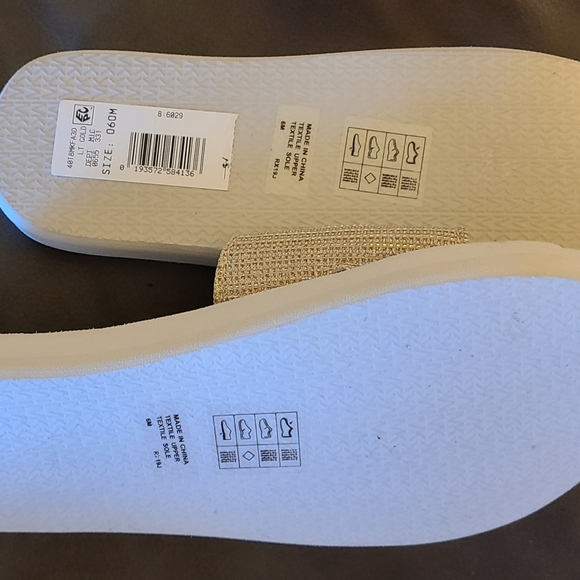 Michael Kors Slides/Slip-Ons - Picture 4 of 5